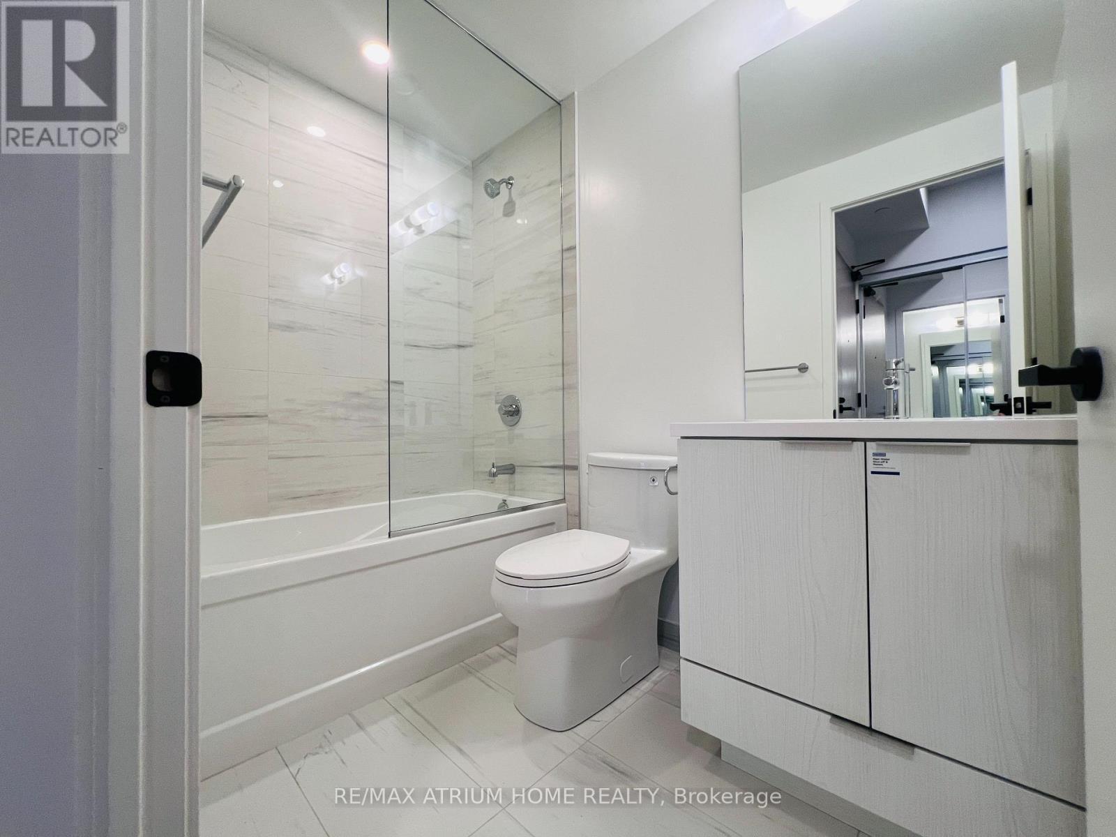 4815 - 8 Interchange Way, Vaughan, ON - Indoor Photo Showing Bathroom