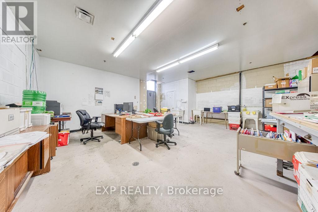 10 - 110 Pony Drive, Newmarket, ON