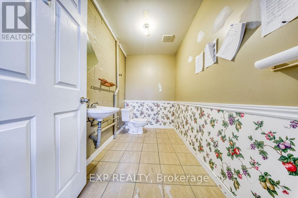 10 - 110 Pony Drive, Newmarket, ON