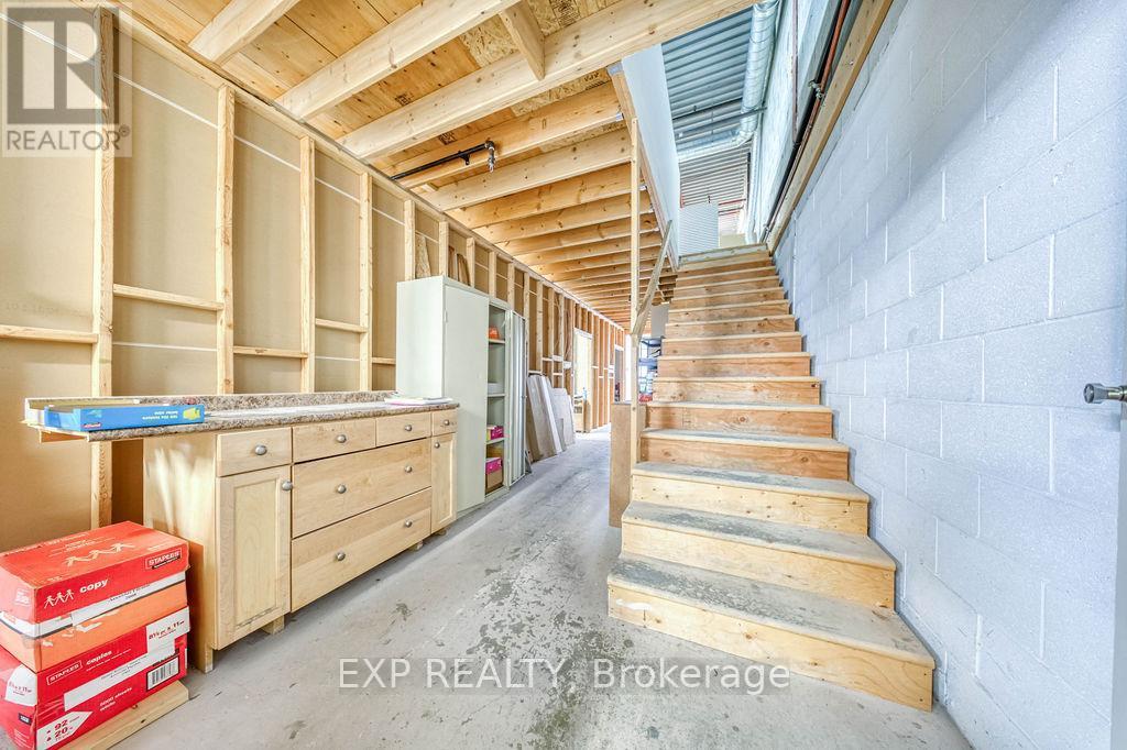 10 - 110 Pony Drive, Newmarket, ON