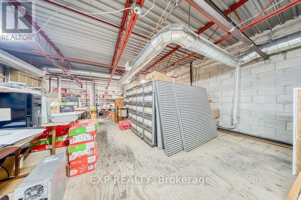 10 - 110 Pony Drive, Newmarket, ON