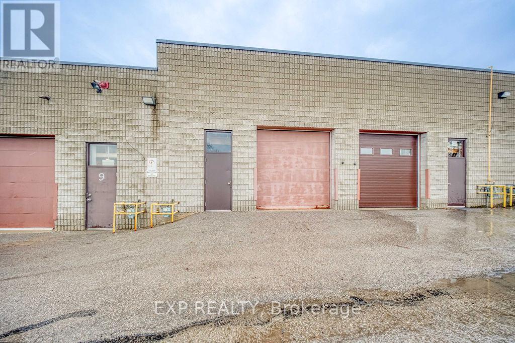 10 - 110 Pony Drive, Newmarket, ON