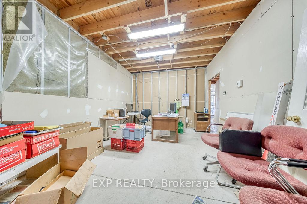 10 - 110 Pony Drive, Newmarket, ON