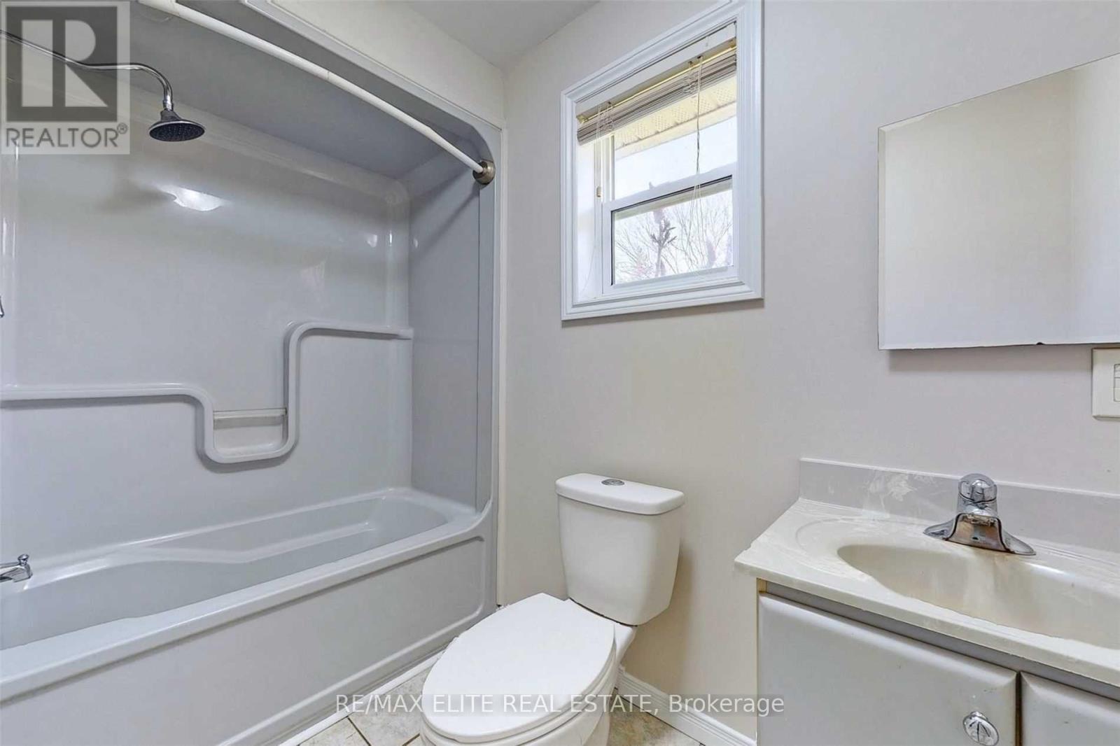 Main - 52 Pine Post Road, Georgina, ON - Indoor Photo Showing Bathroom