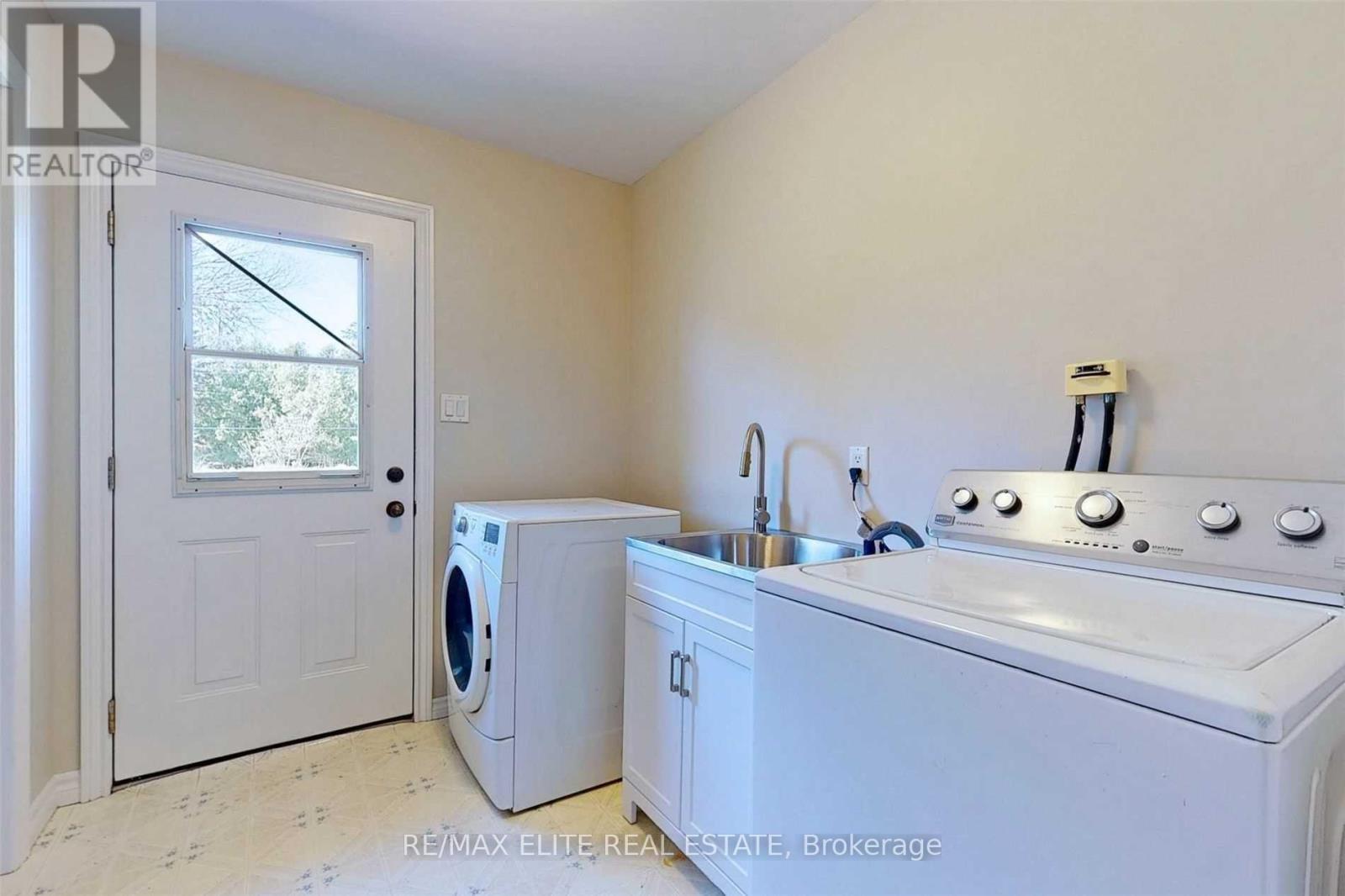 Main - 52 Pine Post Road, Georgina, ON - Indoor Photo Showing Laundry Room
