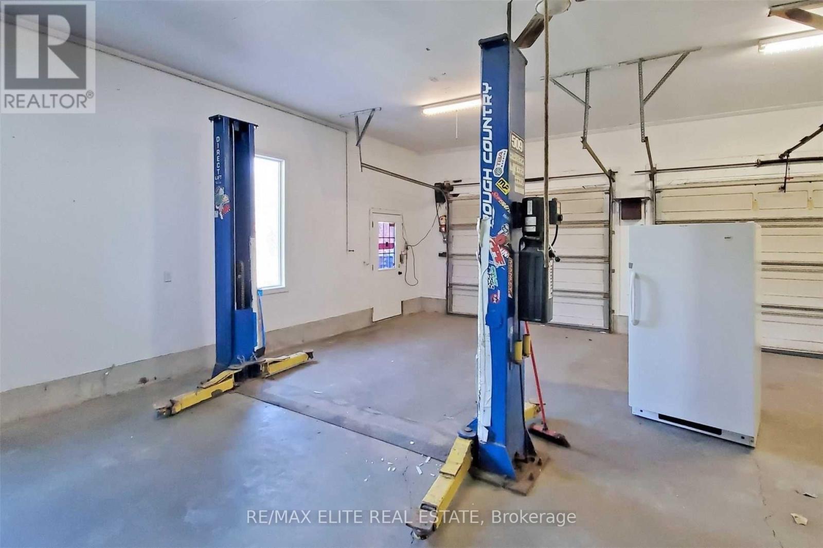 Main - 52 Pine Post Road, Georgina, ON - Indoor Photo Showing Garage