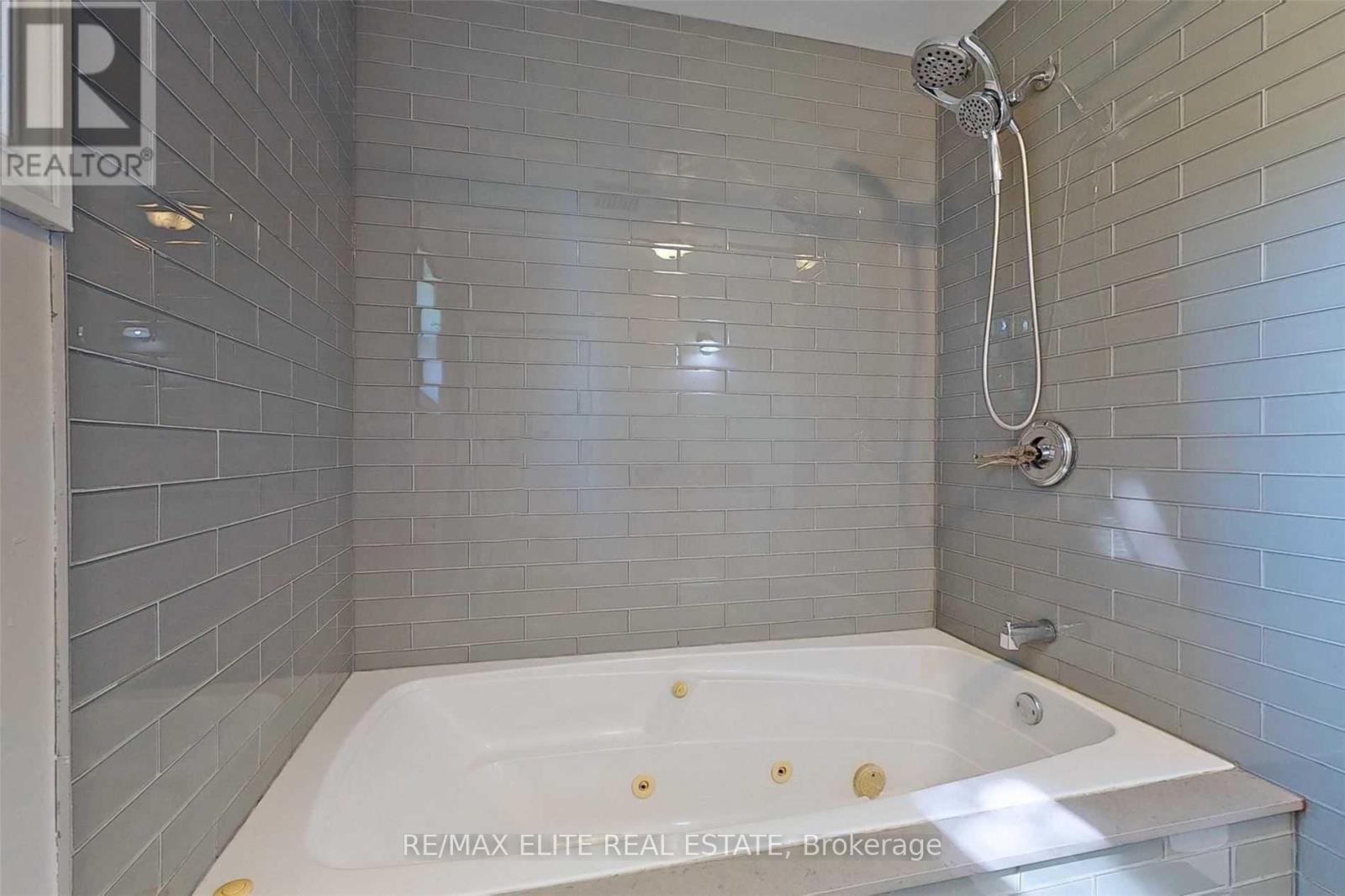 Main - 52 Pine Post Road, Georgina, ON - Indoor Photo Showing Bathroom