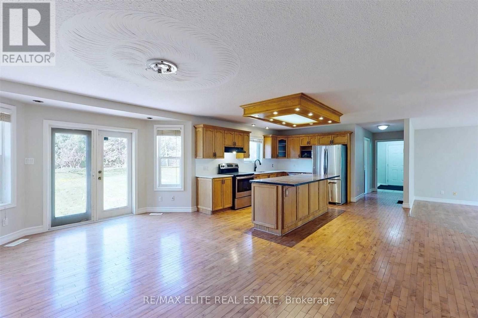 Main - 52 Pine Post Road, Georgina, ON - Indoor Photo Showing Kitchen