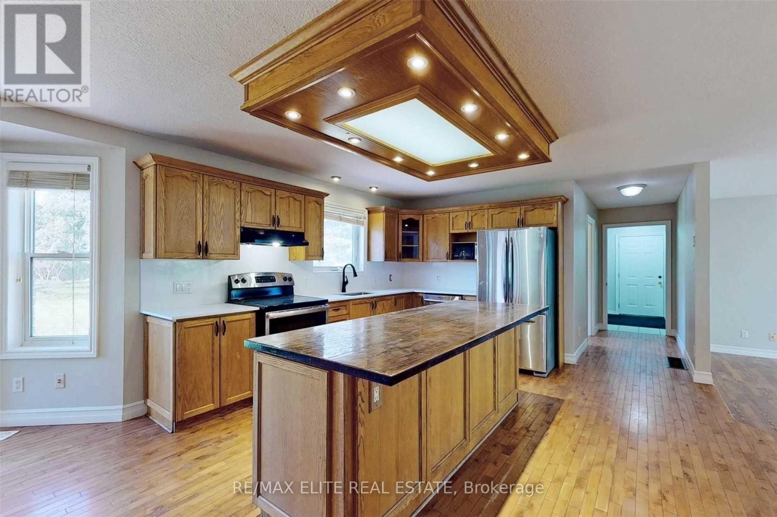 Main - 52 Pine Post Road, Georgina, ON - Indoor Photo Showing Kitchen