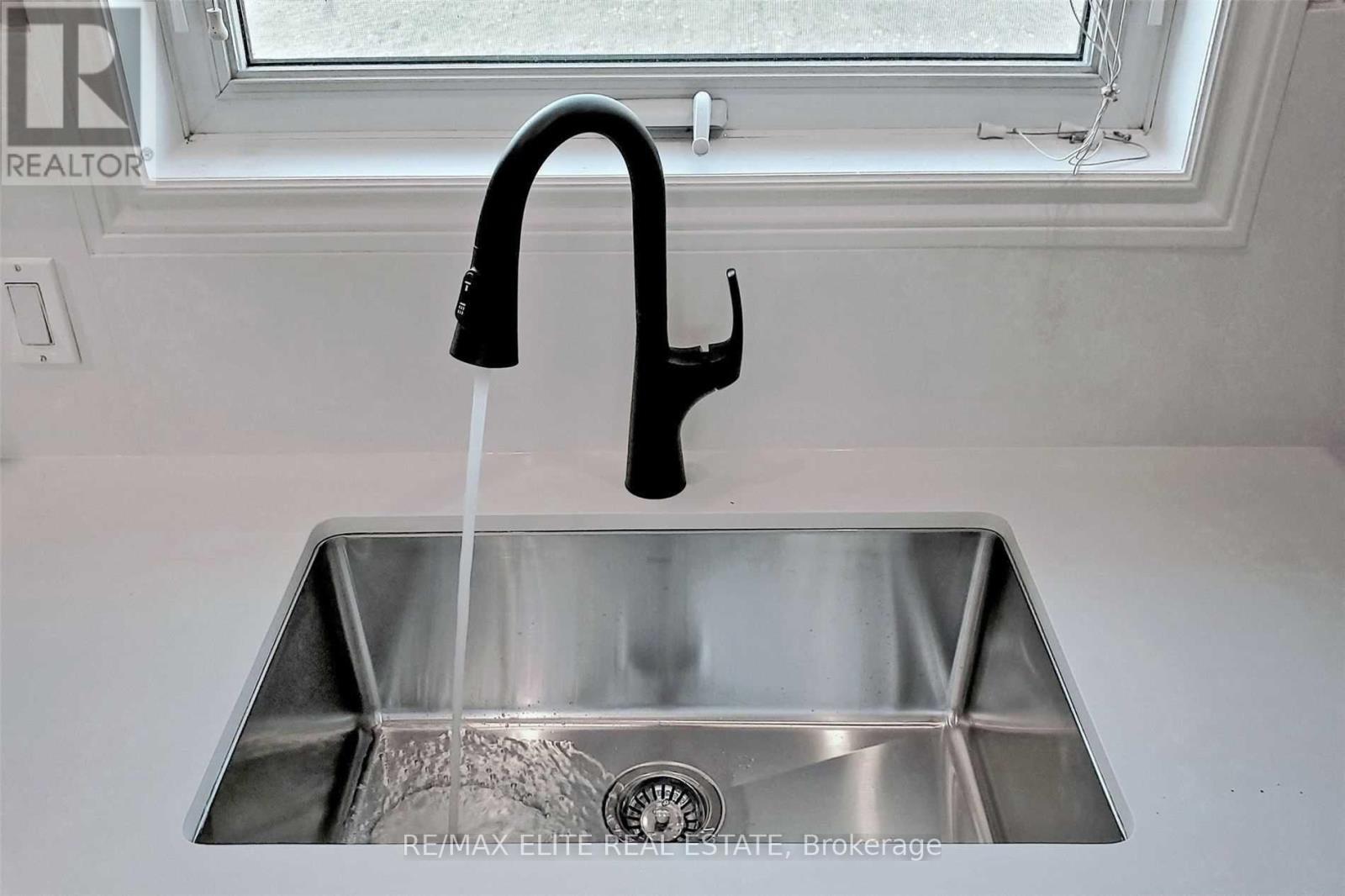 Main - 52 Pine Post Road, Georgina, ON - Indoor Photo Showing Kitchen With Double Sink