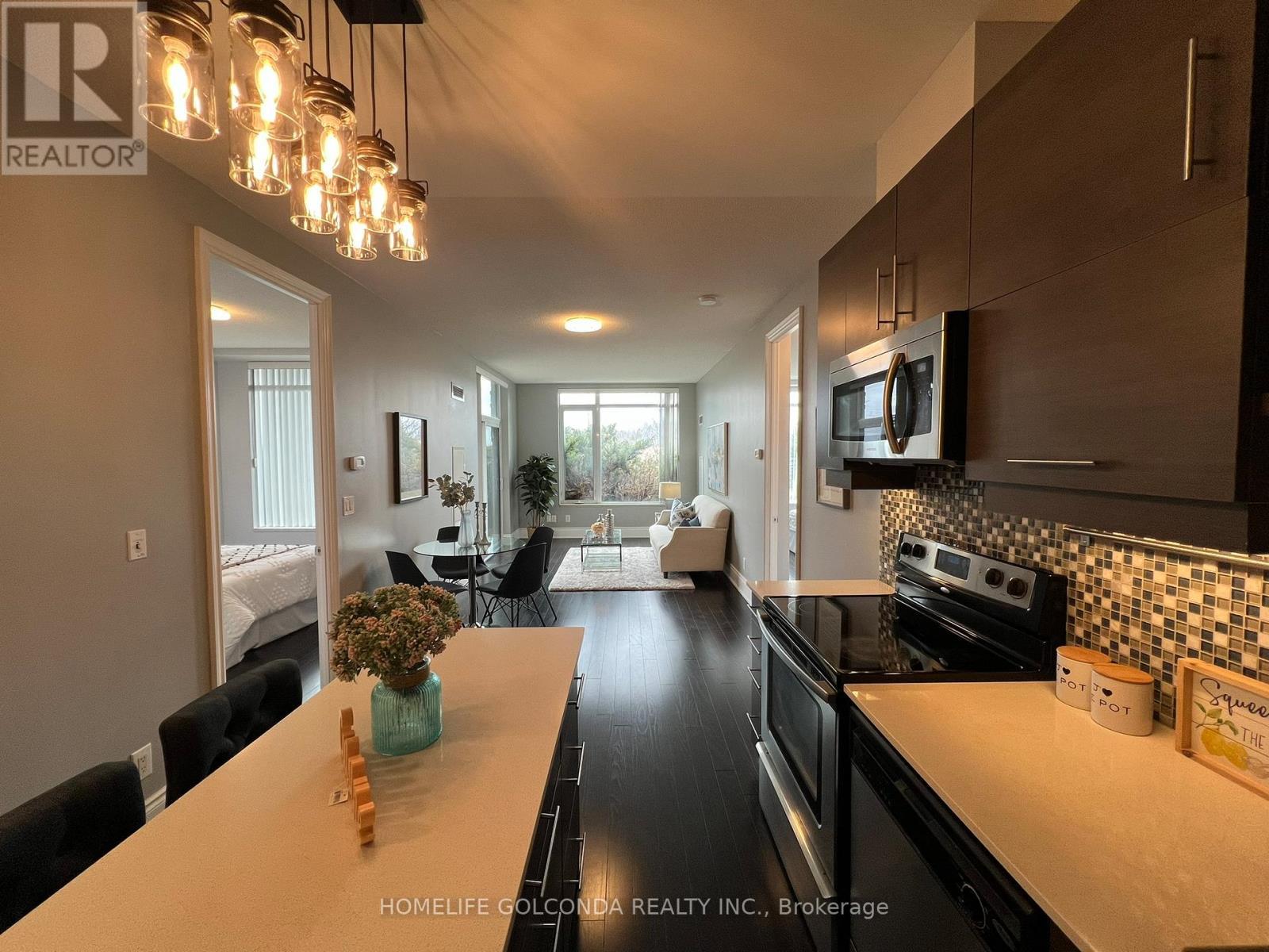 112 - 273 South Park Road, Markham, ON - Indoor