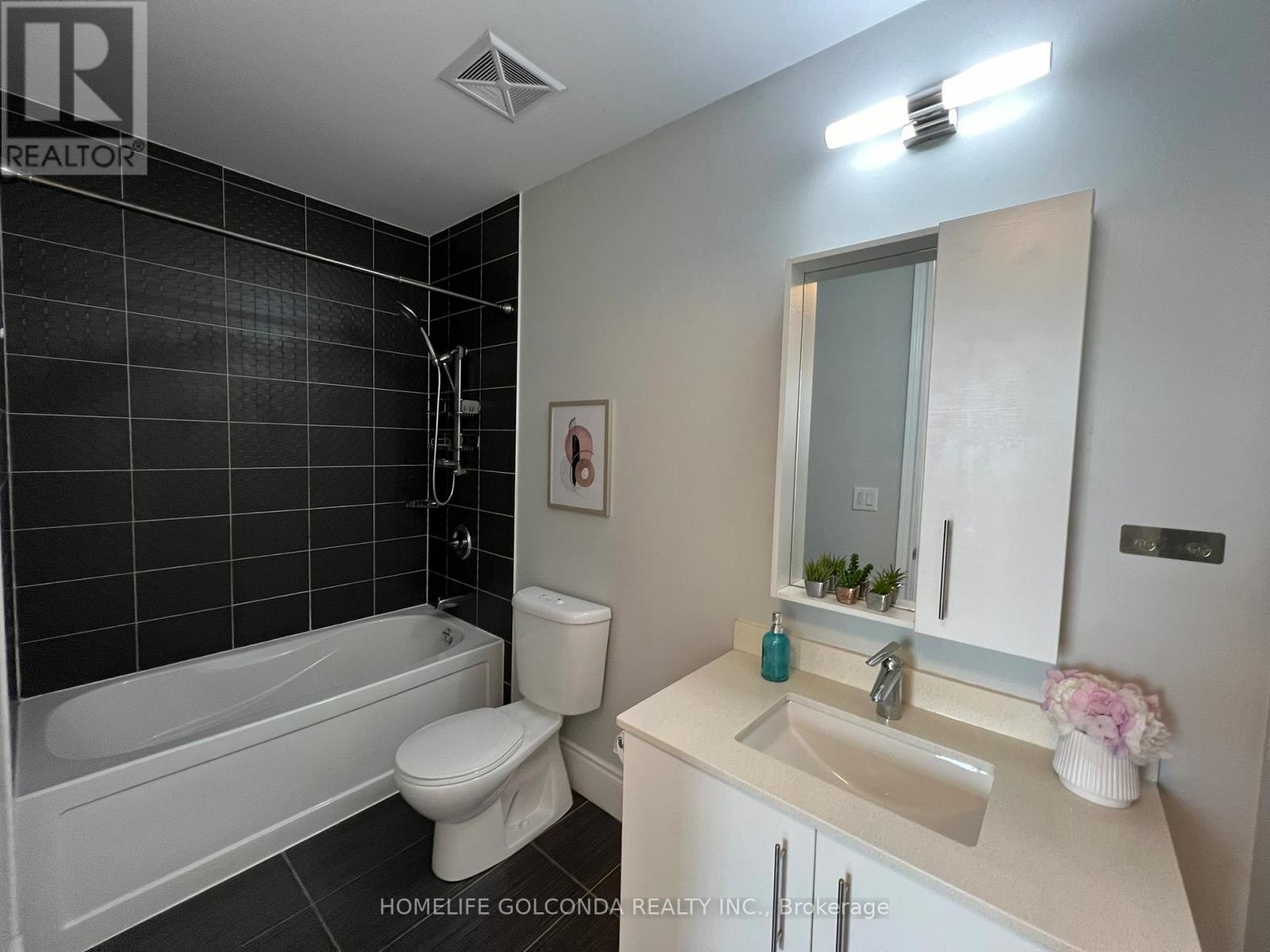 112 - 273 South Park Road, Markham, ON - Indoor Photo Showing Bathroom