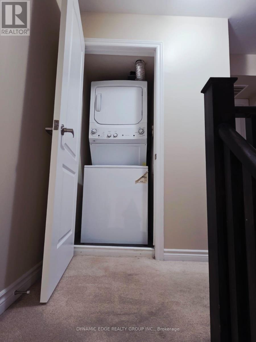 96 - 2441 Greenwich Drive, Oakville, ON - Indoor Photo Showing Laundry Room