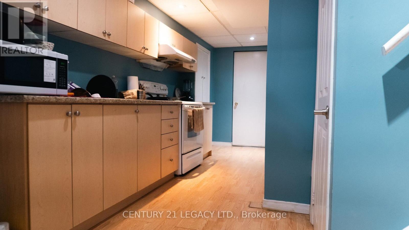 25 Revelstoke Place, Brampton, ON - Indoor Photo Showing Kitchen