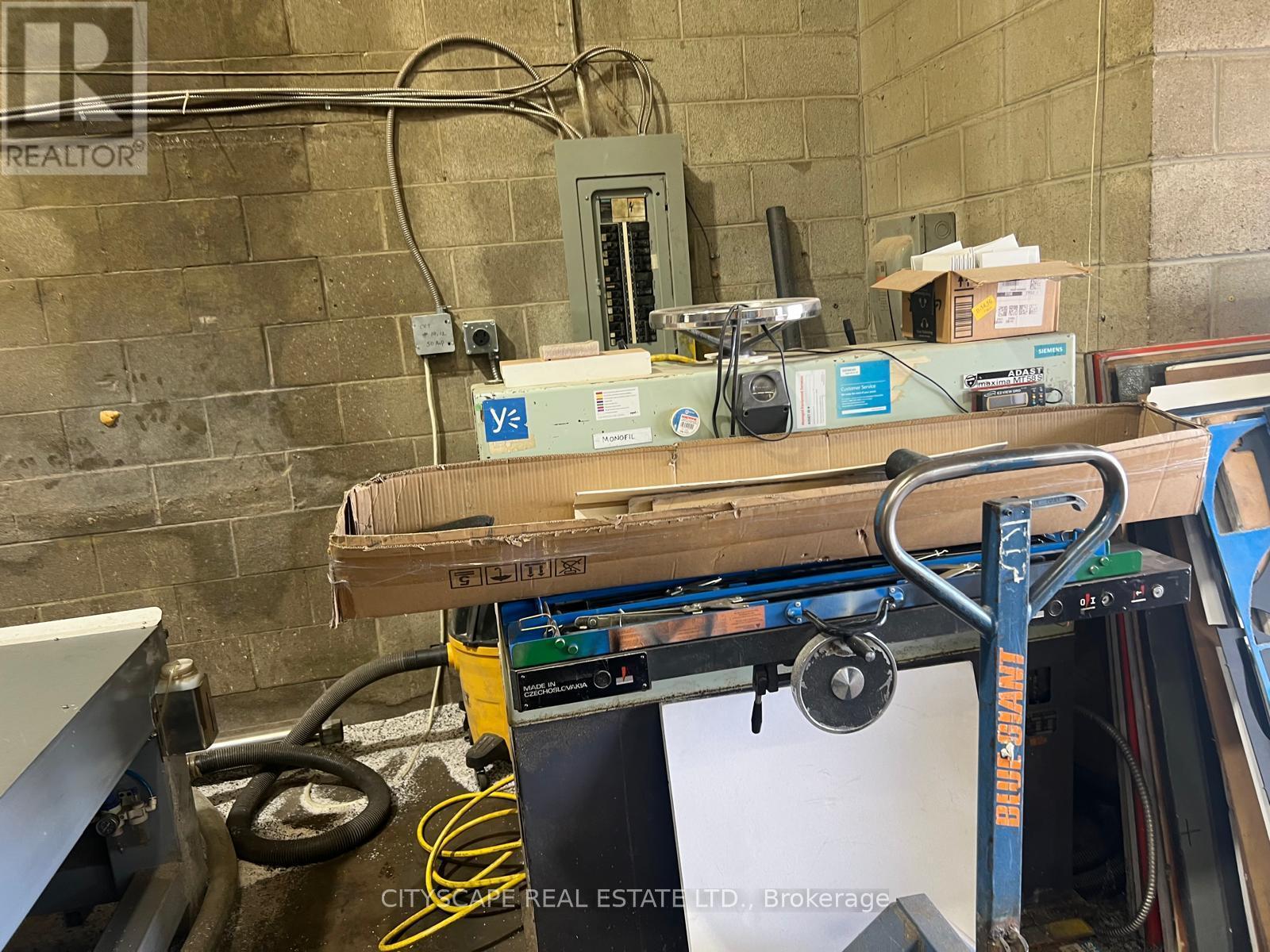 5 - 2430 Lucknow Drive, Mississauga, ON