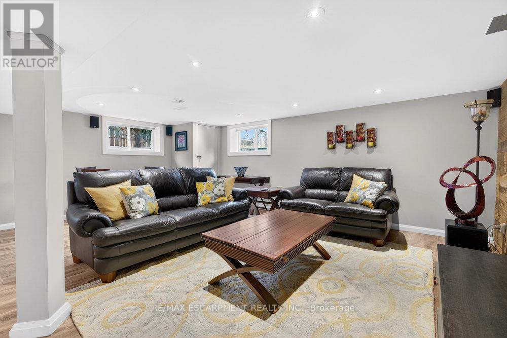 479 Bridgman Avenue, Burlington, ON - Indoor Photo Showing Living Room
