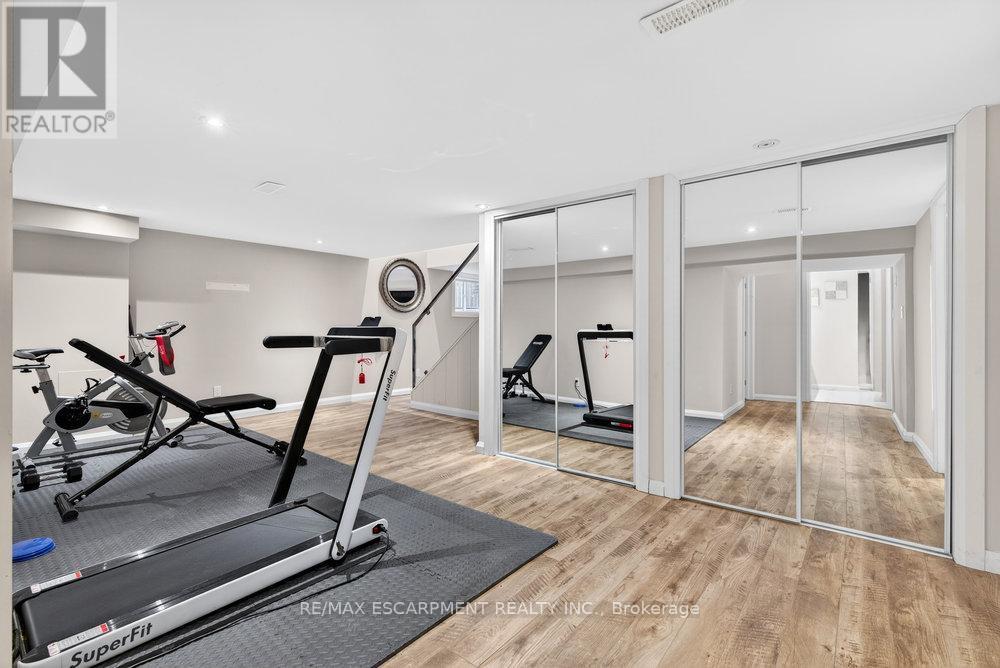 479 Bridgman Avenue, Burlington, ON - Indoor Photo Showing Gym Room