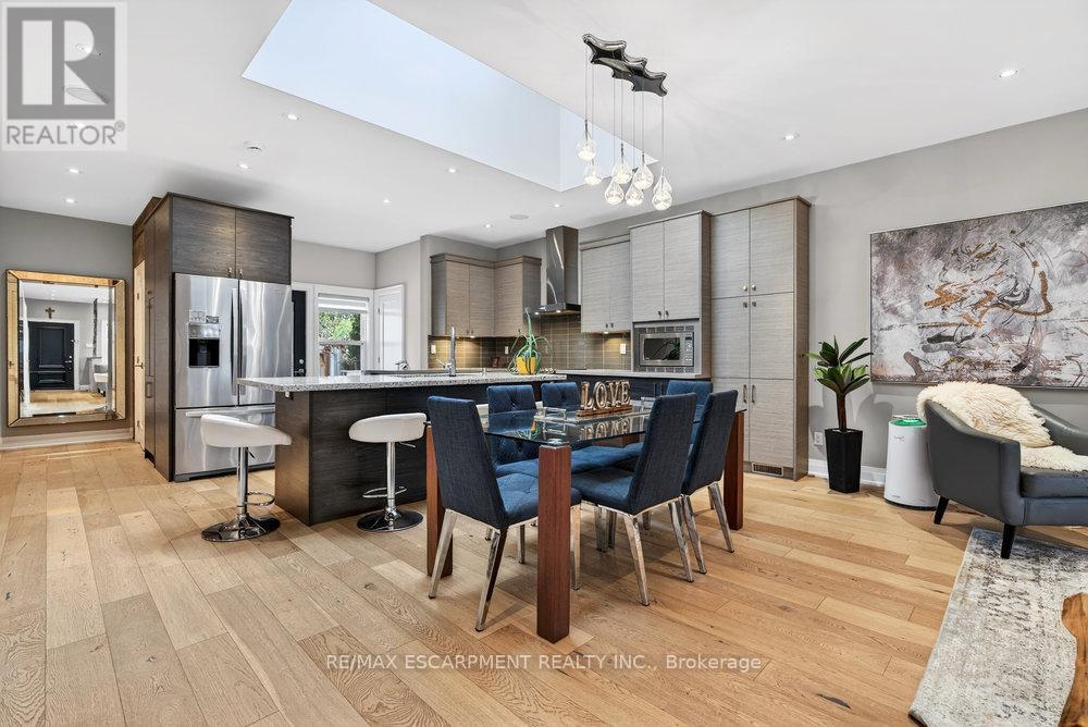 479 Bridgman Avenue, Burlington, ON - Indoor