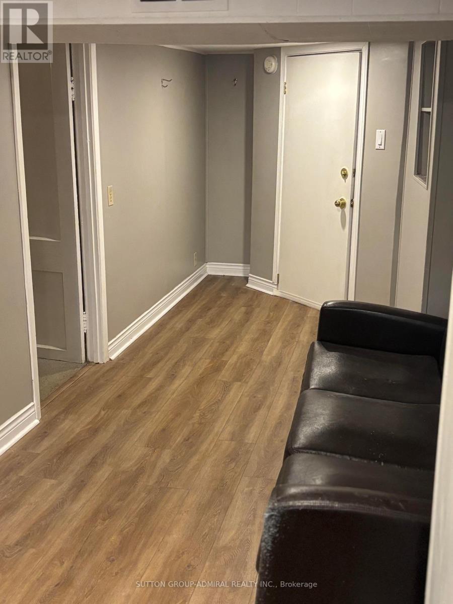 226 Bay Street, Hamilton, ON - Indoor Photo Showing Other Room