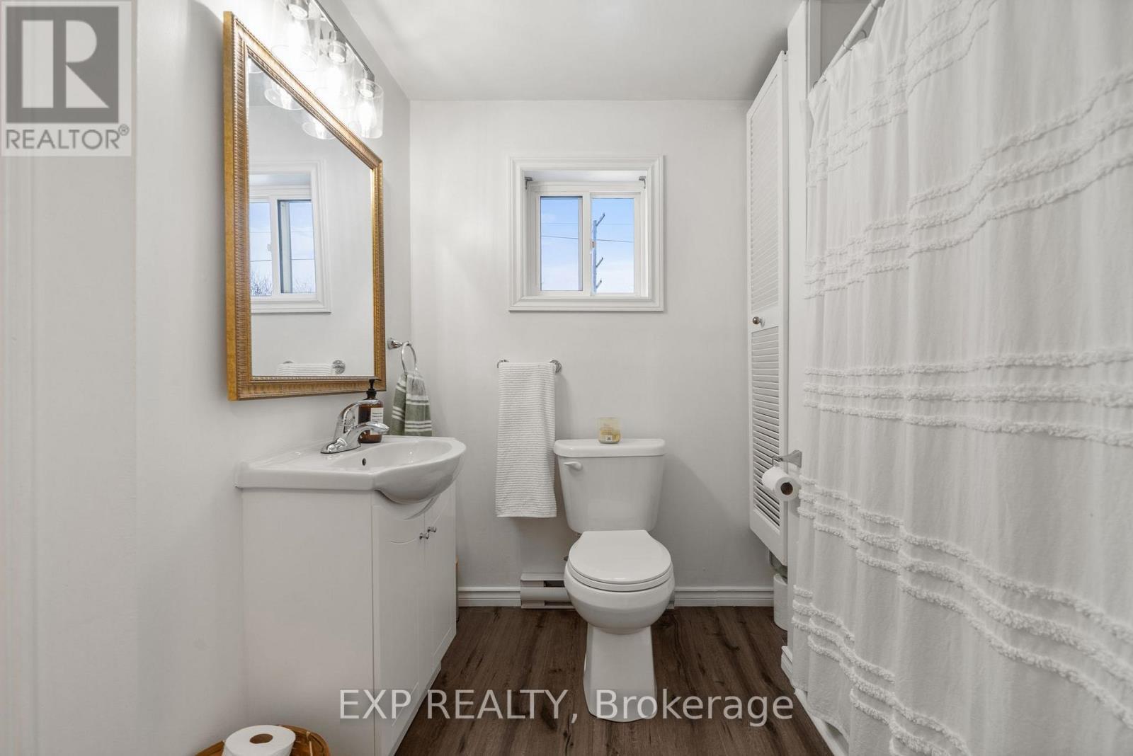 267 Station Street, Belleville (Belleville Ward), ON - Indoor Photo Showing Bathroom
