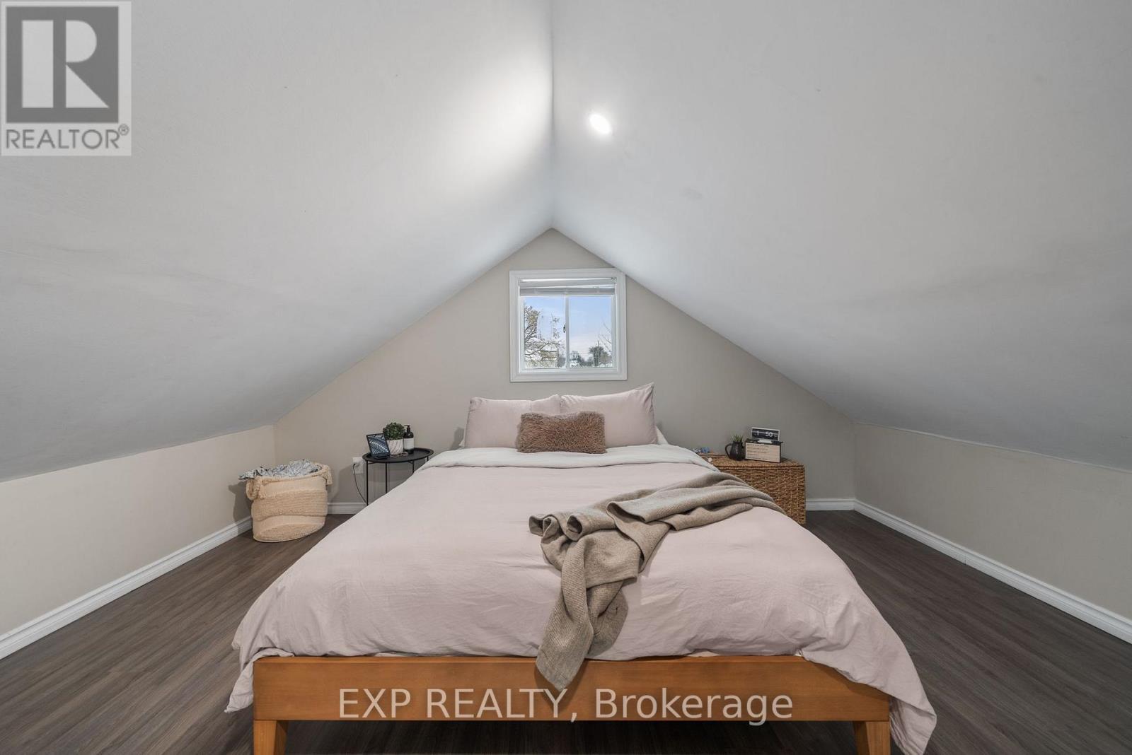 267 Station Street, Belleville (Belleville Ward), ON - Indoor Photo Showing Bedroom