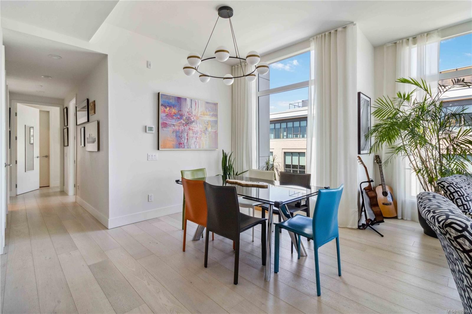 601-501 Park Pl, Esquimalt, BC - Indoor Photo Showing Dining Room