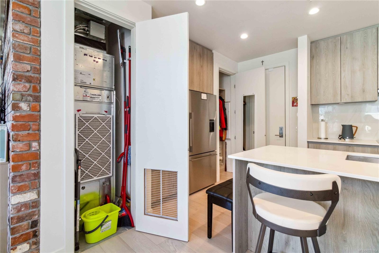 601-501 Park Pl, Esquimalt, BC - Indoor