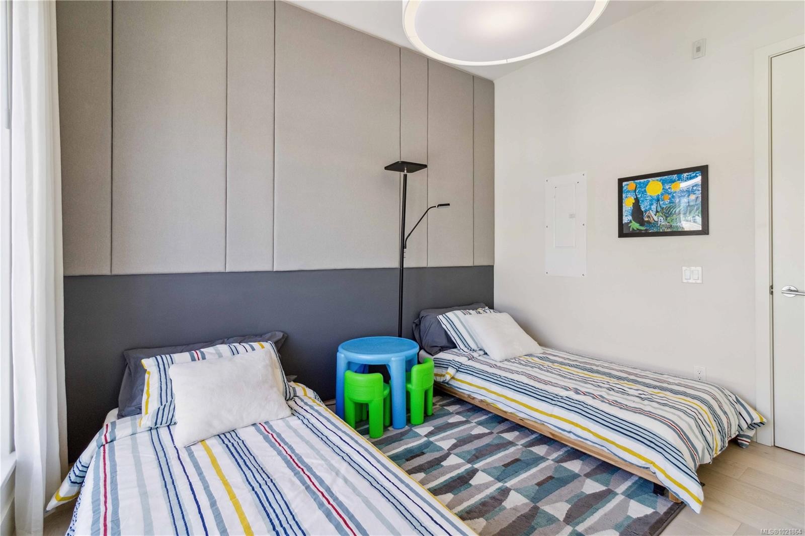 601-501 Park Pl, Esquimalt, BC - Indoor Photo Showing Bedroom