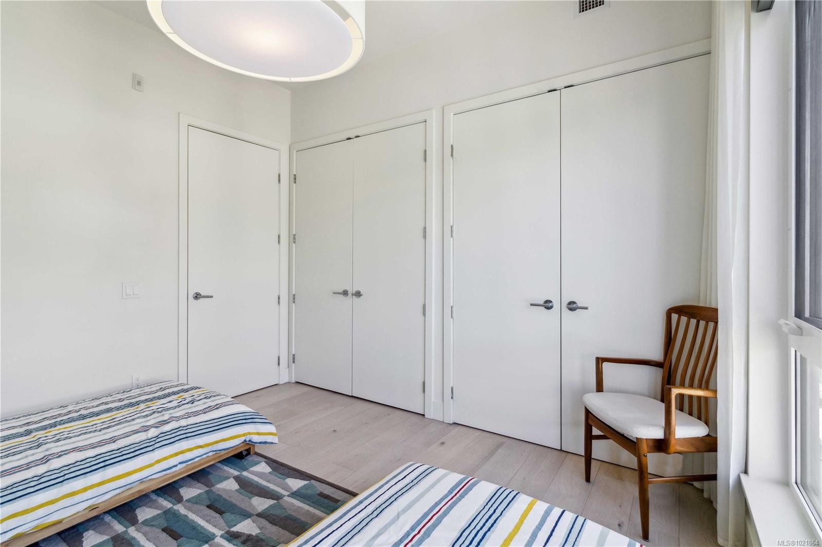 601-501 Park Pl, Esquimalt, BC - Indoor Photo Showing Bedroom