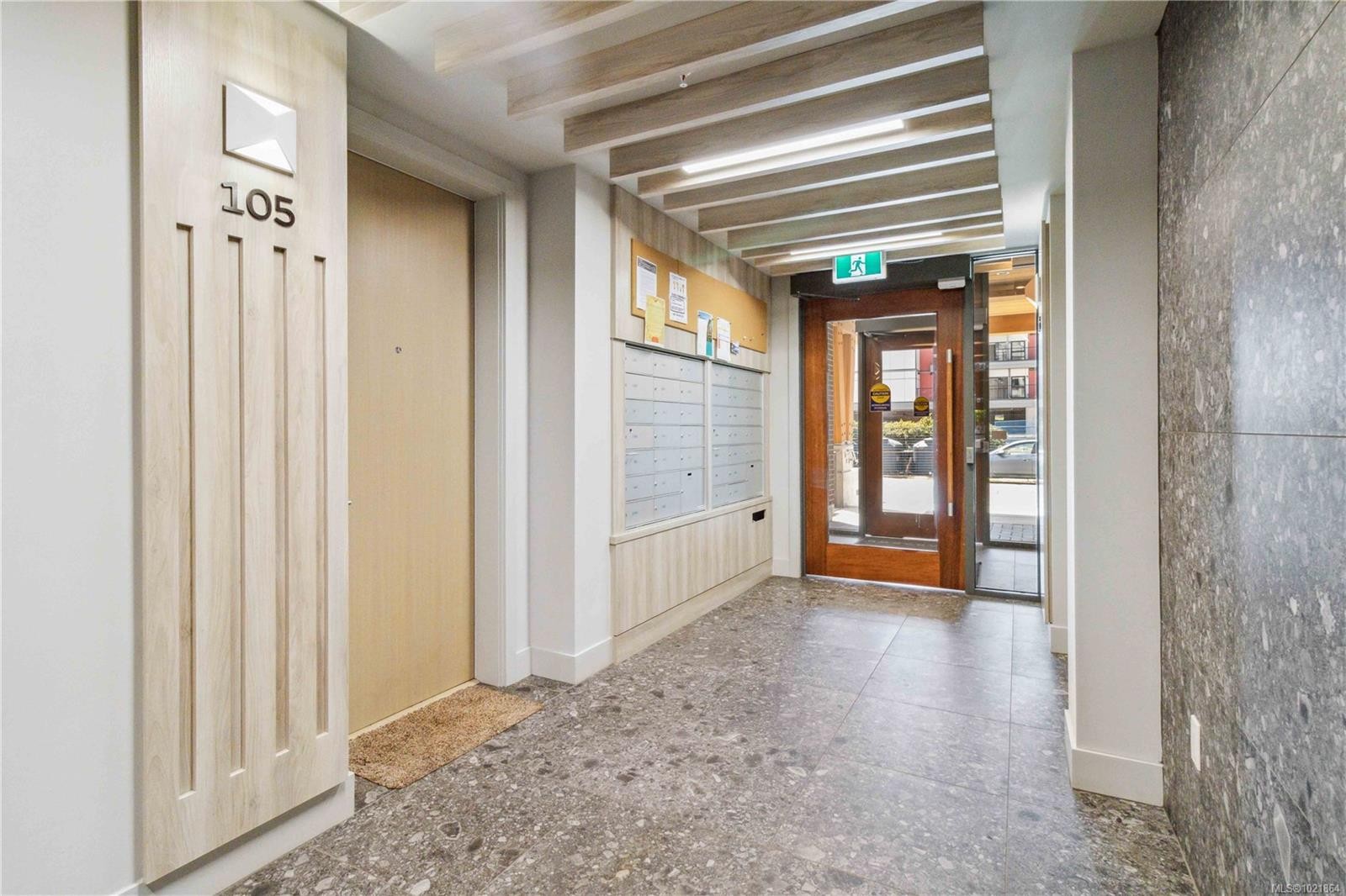 601-501 Park Pl, Esquimalt, BC - Indoor Photo Showing Other Room