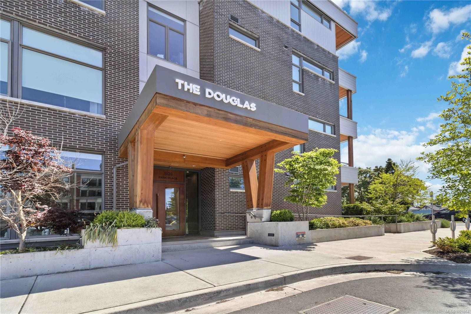 601-501 Park Pl, Esquimalt, BC - Outdoor