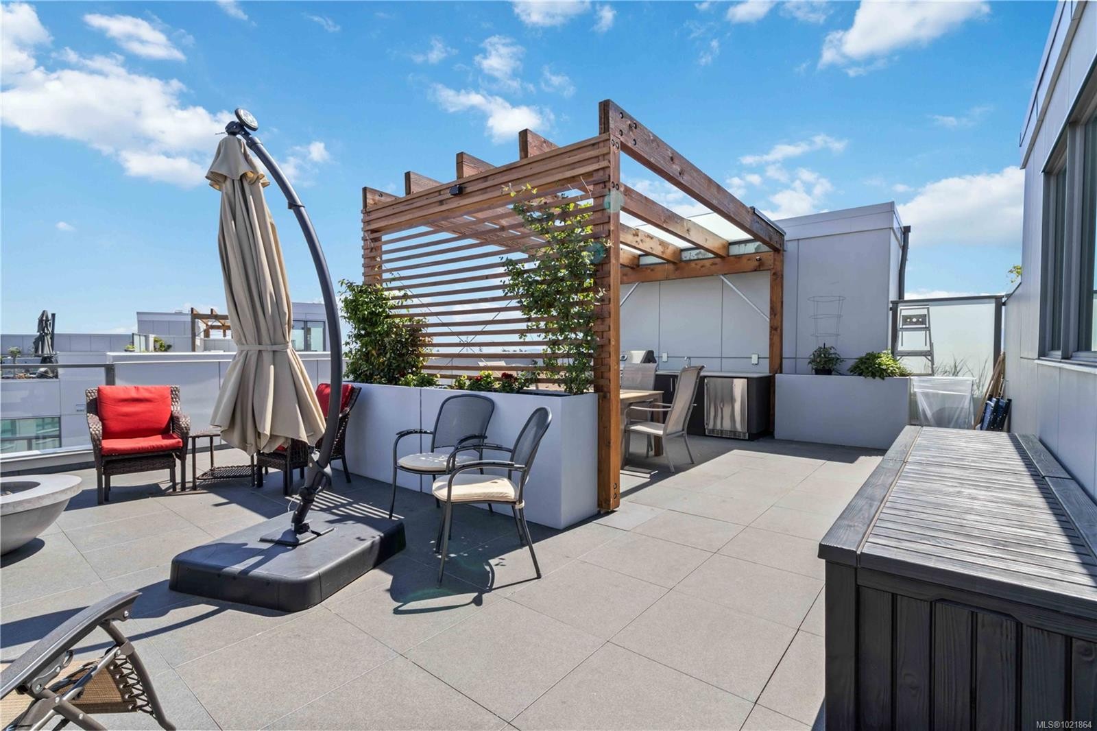 601-501 Park Pl, Esquimalt, BC - Outdoor With Deck Patio Veranda With Exterior