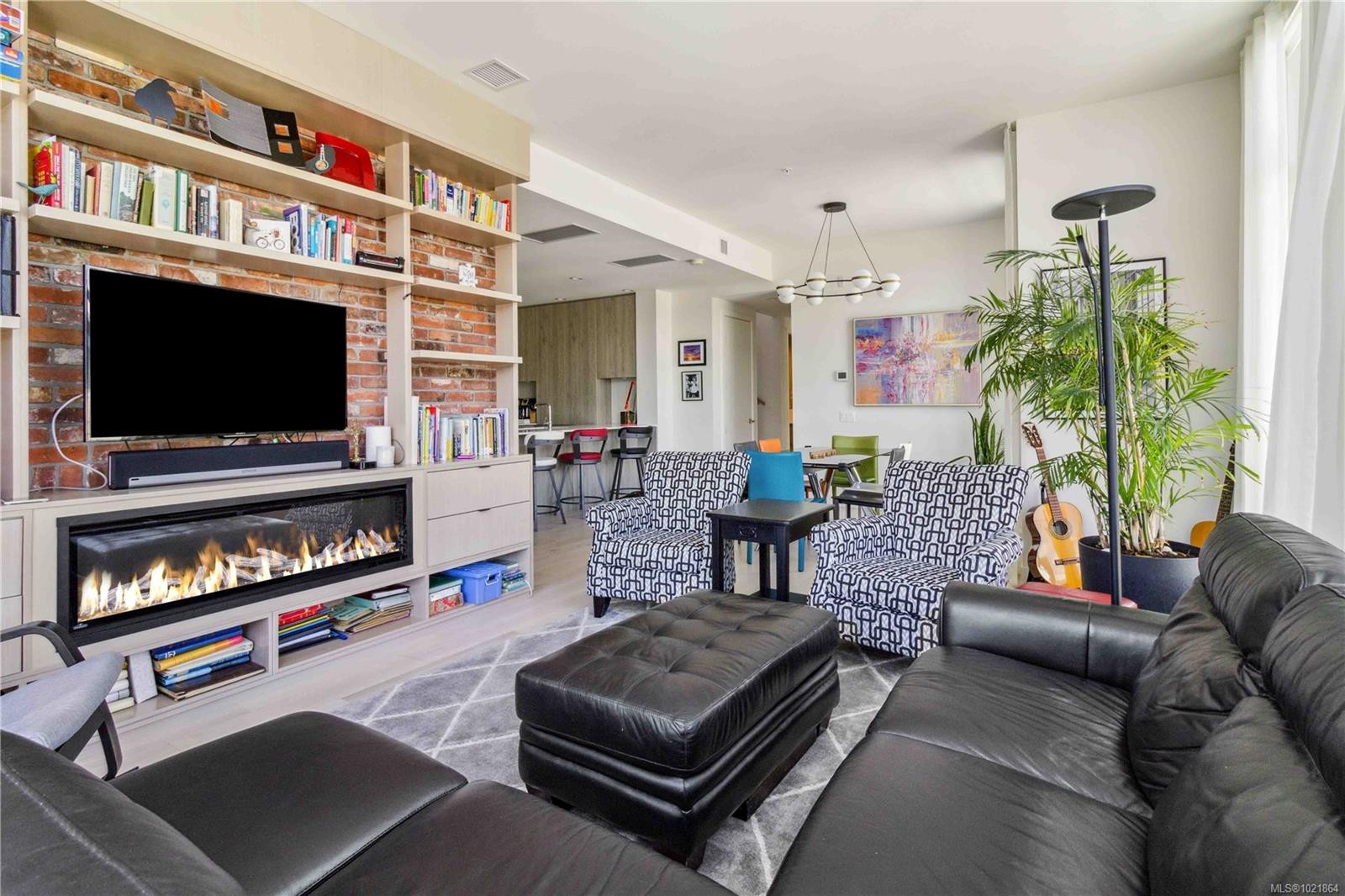 601-501 Park Pl, Esquimalt, BC - Indoor Photo Showing Living Room