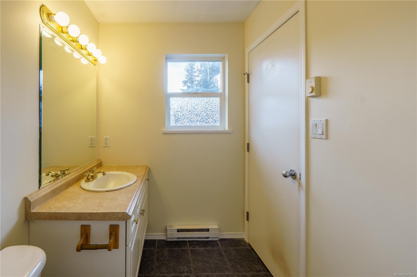 809 Ocean Park Dr, Tofino, BC