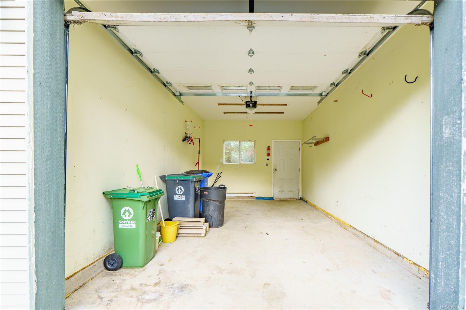 809 Ocean Park Dr, Tofino, BC