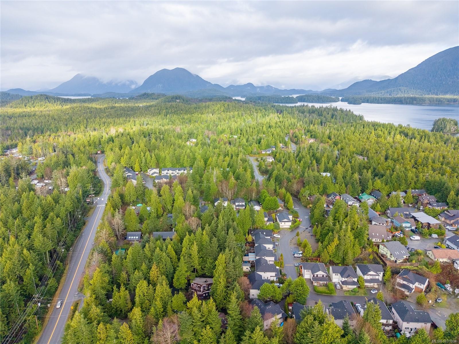 809 Ocean Park Dr, Tofino, BC