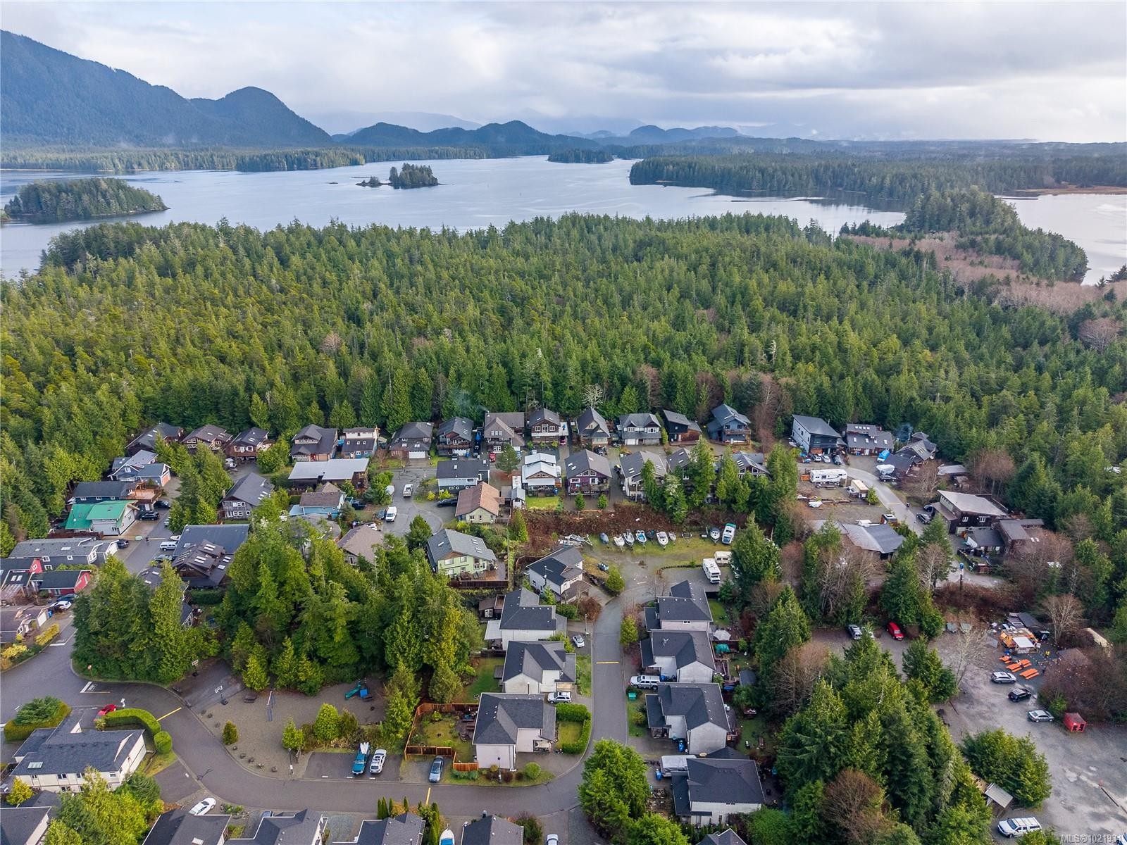 809 Ocean Park Dr, Tofino, BC