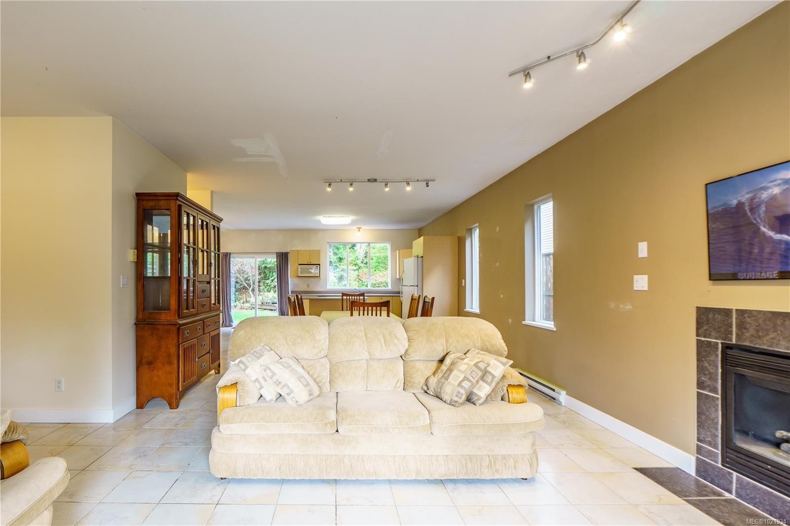 809 Ocean Park Dr, Tofino, BC