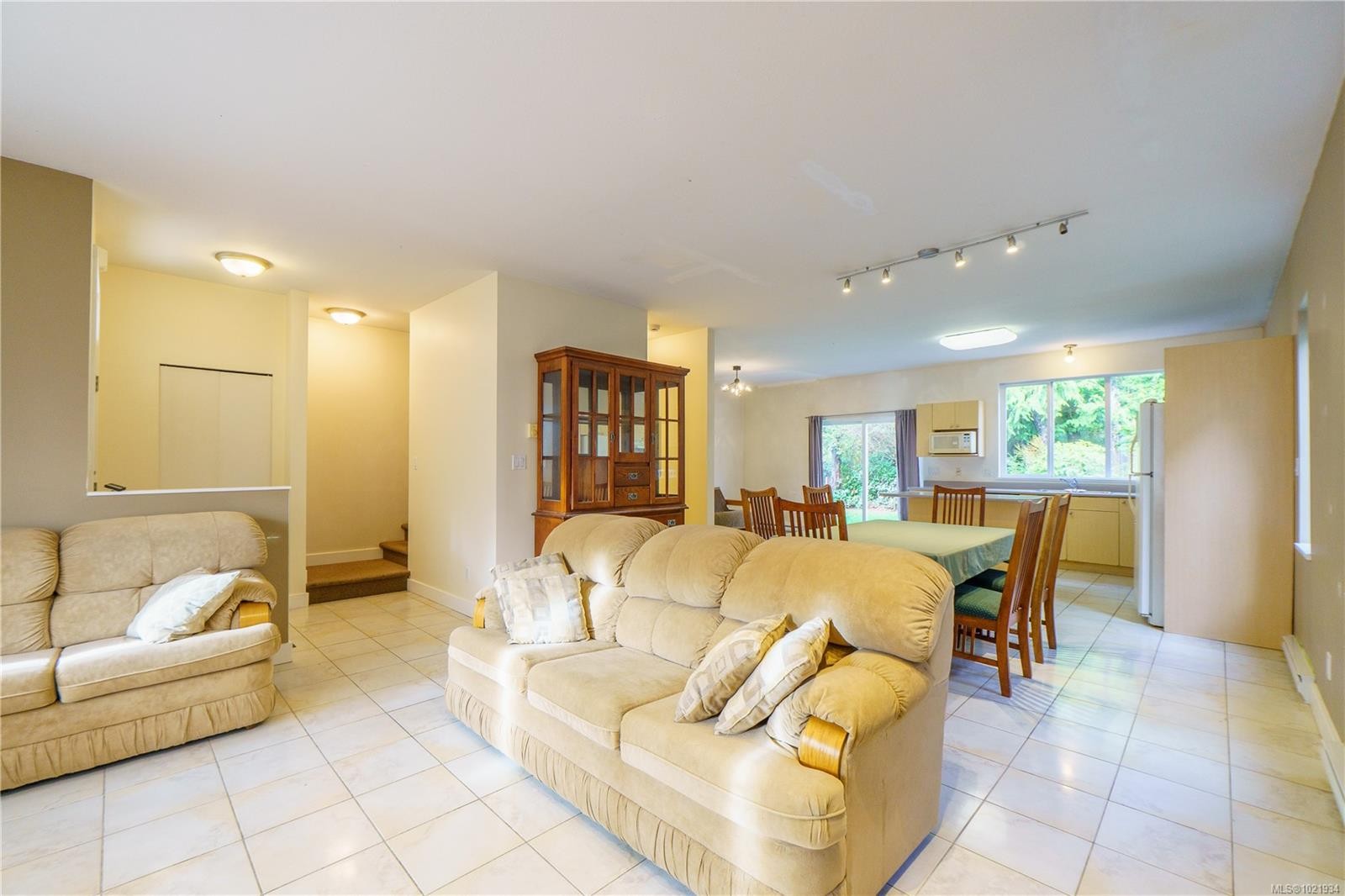 809 Ocean Park Dr, Tofino, BC