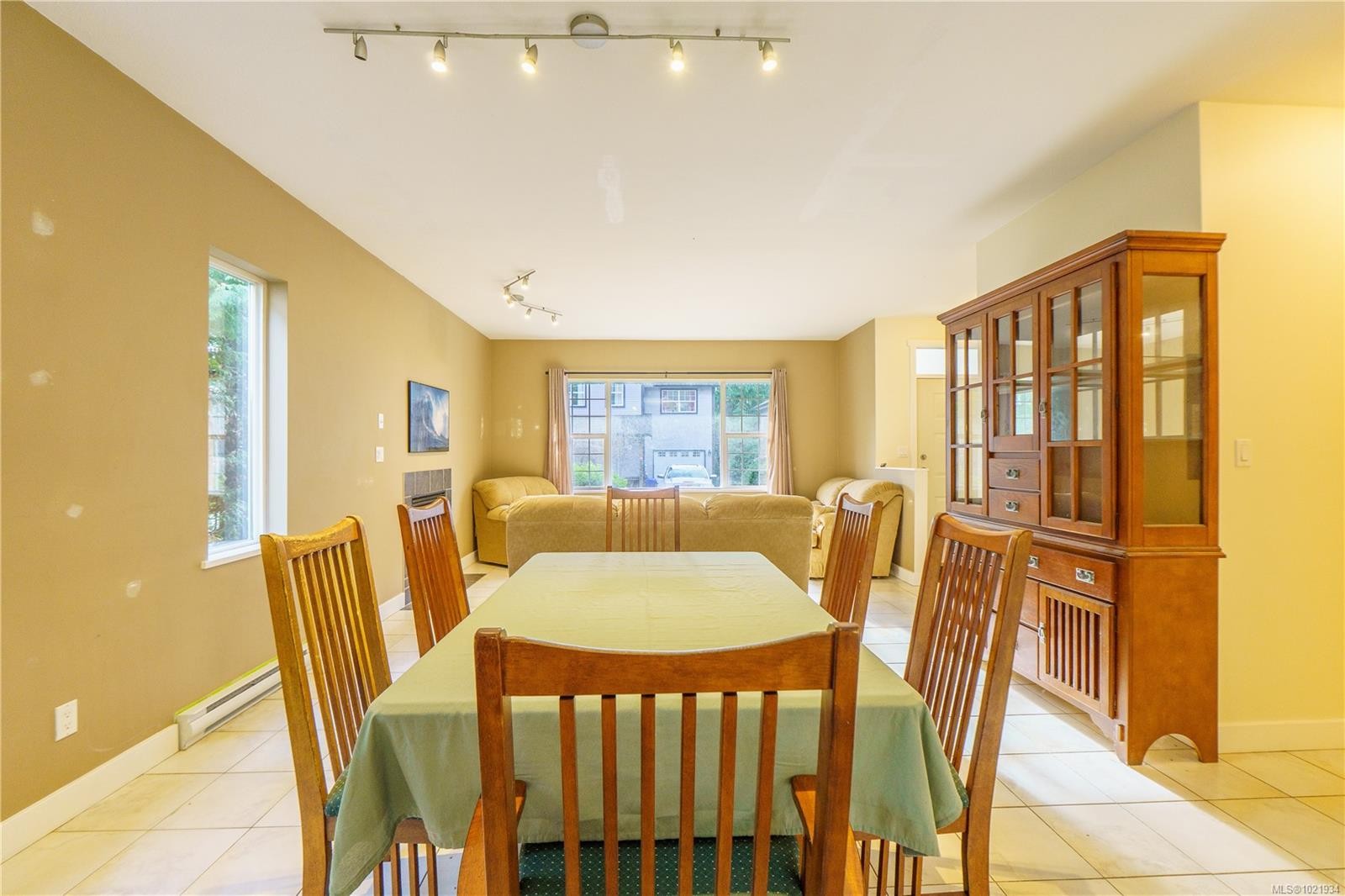 809 Ocean Park Dr, Tofino, BC