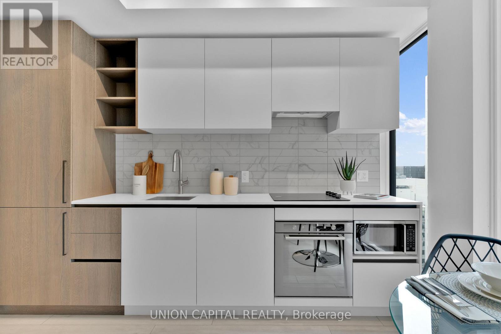 4606 - 55 Mercer Street, Toronto, ON - Indoor Photo Showing Kitchen