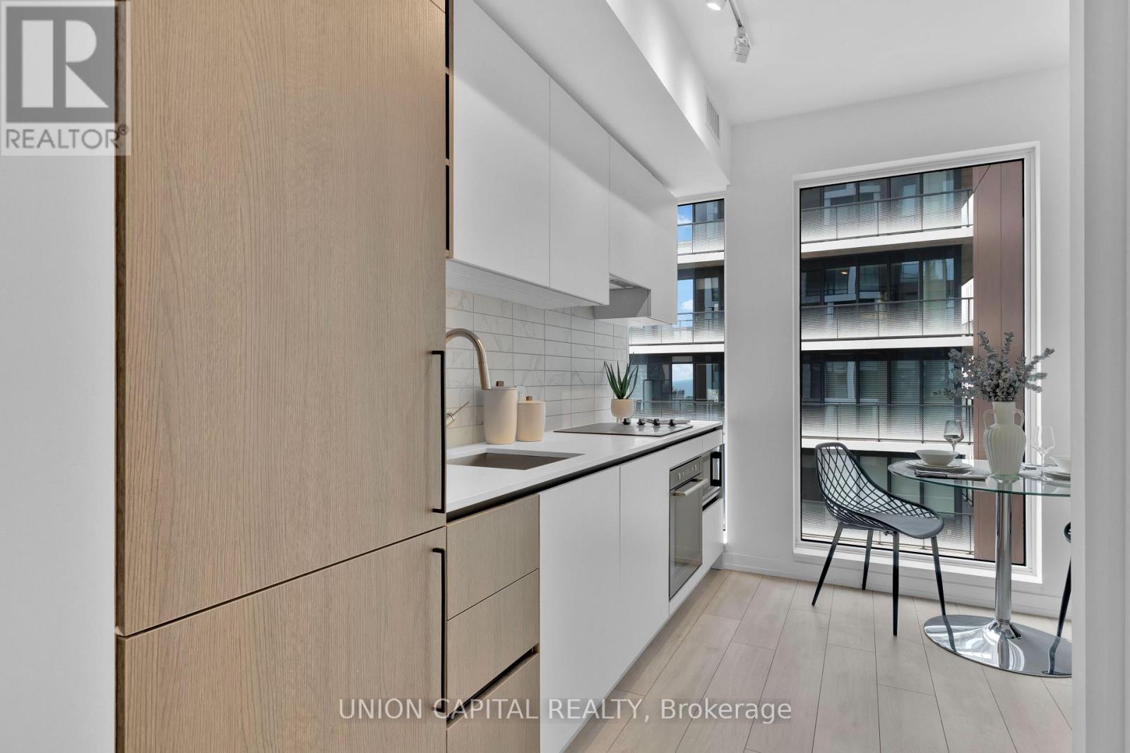 4606 - 55 Mercer Street, Toronto, ON - Indoor Photo Showing Kitchen