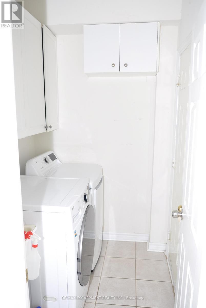 52 Arlington Drive, Georgina, ON - Indoor Photo Showing Laundry Room