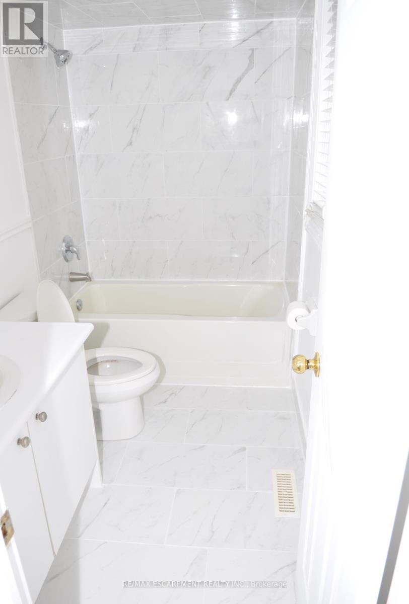 52 Arlington Drive, Georgina, ON - Indoor Photo Showing Bathroom