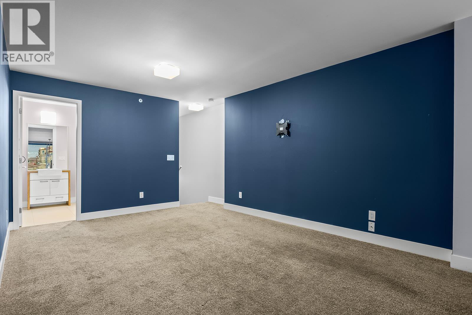 1289 Ellis Street Unit# 411, Kelowna, BC - Indoor Photo Showing Other Room