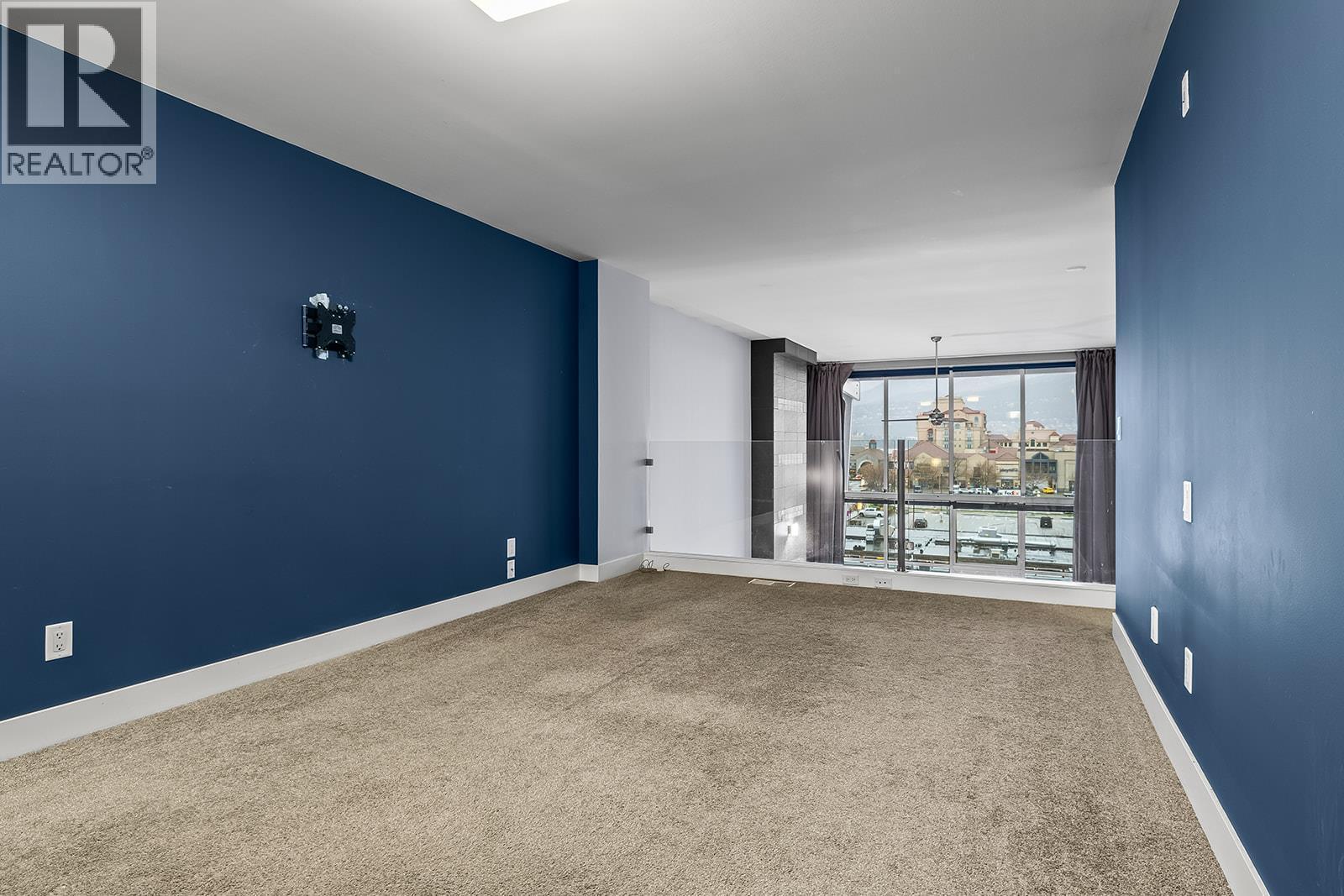 1289 Ellis Street Unit# 411, Kelowna, BC - Indoor Photo Showing Other Room