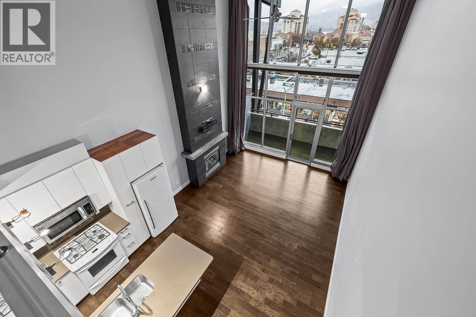 1289 Ellis Street Unit# 411, Kelowna, BC - Indoor Photo Showing Other Room