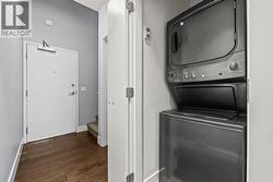 full sized washer dryer on main -