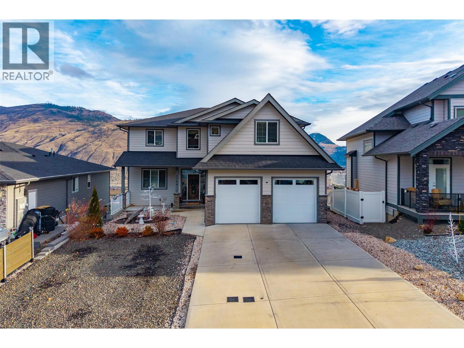 2244 Doubletree Crescent, Kamloops, BC - Outdoor With Facade