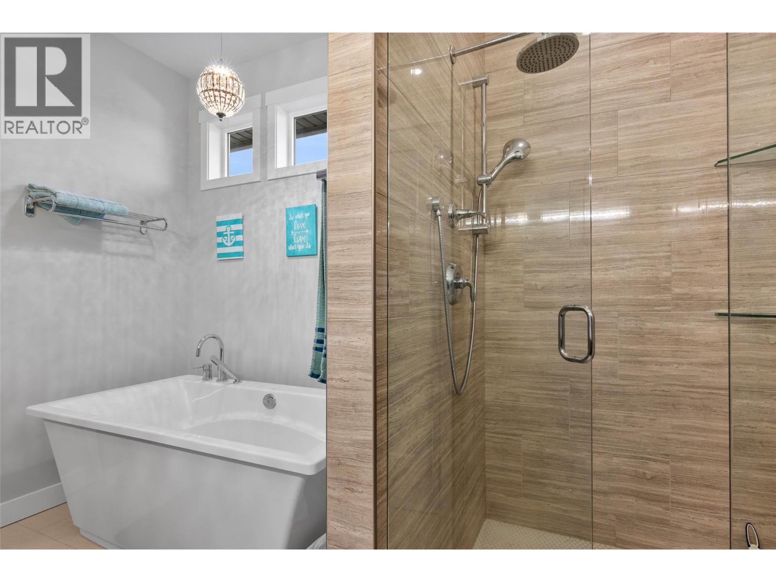 2244 Doubletree Crescent, Kamloops, BC - Indoor Photo Showing Bathroom